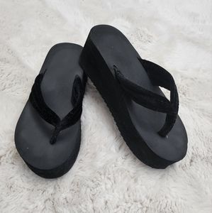 H&M Black Summer Platform Flip Flop Sandals.